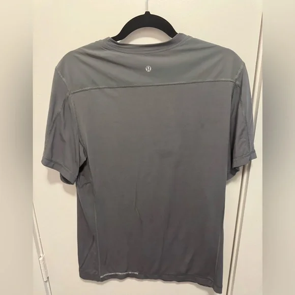 Lululemon Men's Small Metal Vent Tech Gray Athletic Shirt - Picture 4 of 7